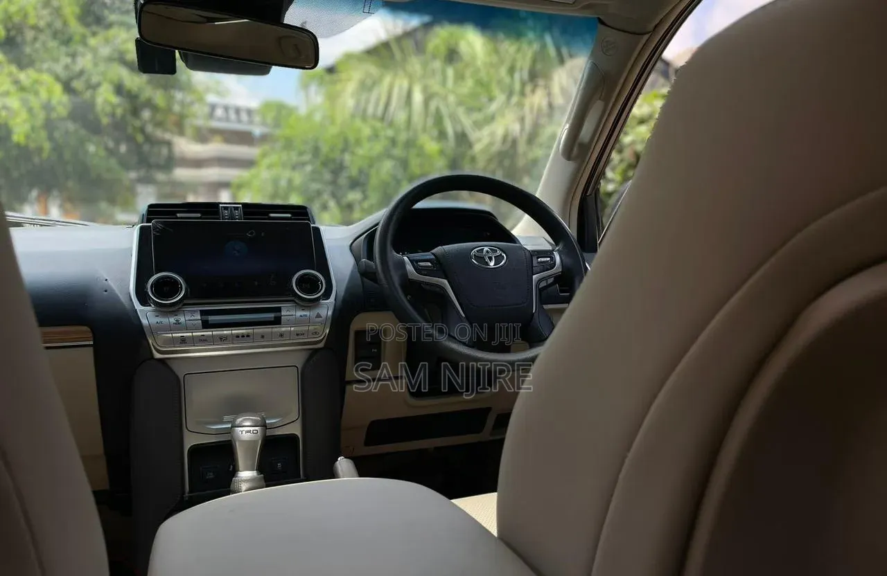 Toyota Land Cruiser Prado 2.7 2018 Gray