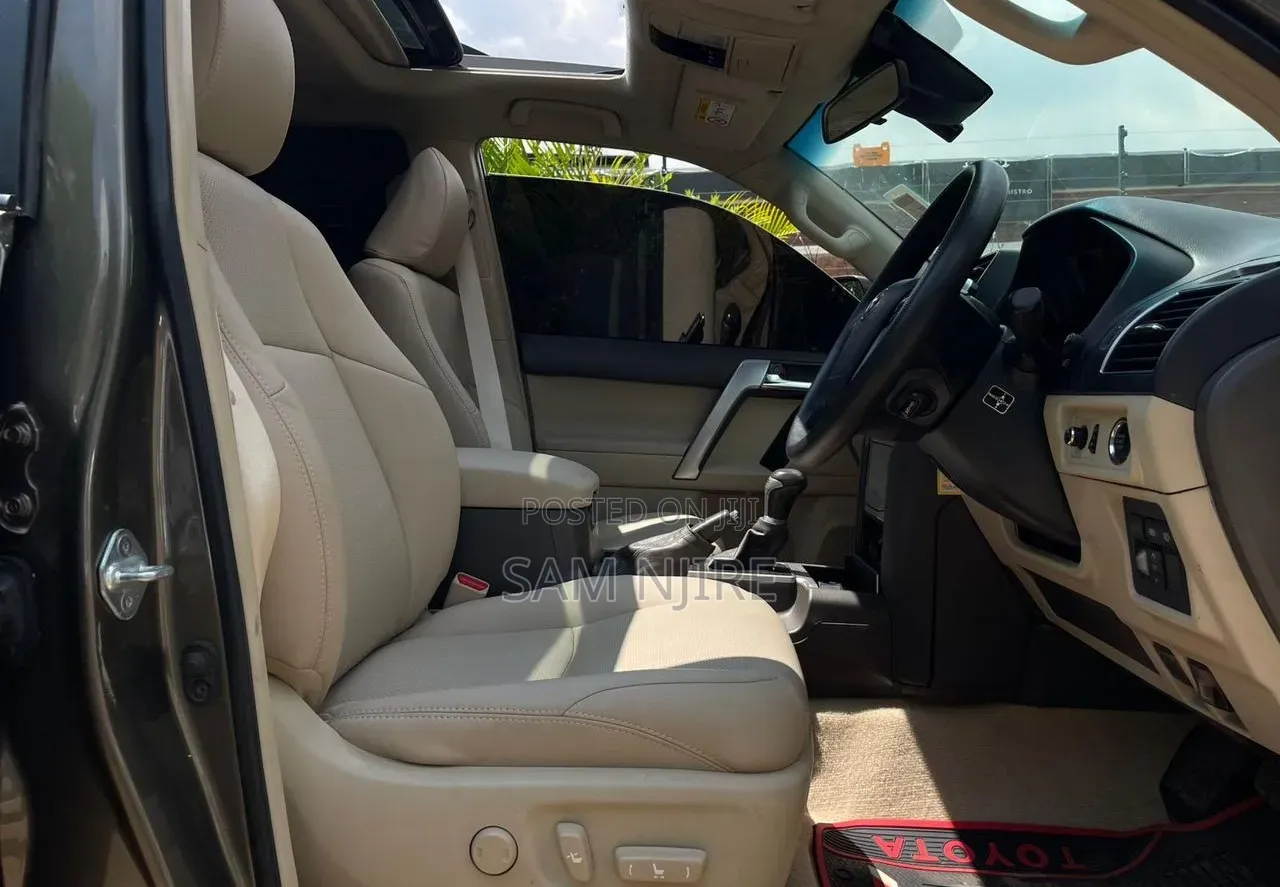 Toyota Land Cruiser Prado 2.7 2018 Gray