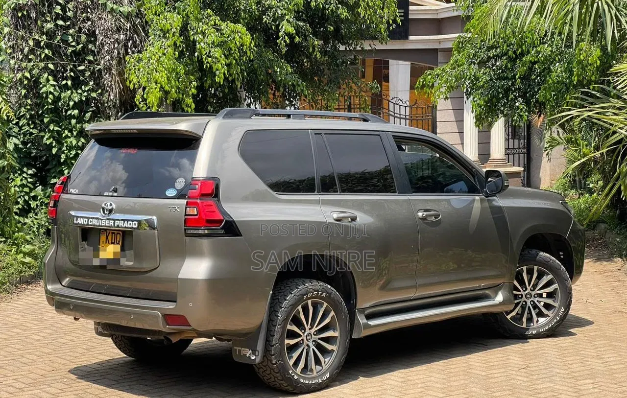 Toyota Land Cruiser Prado 2.7 2018 Gray