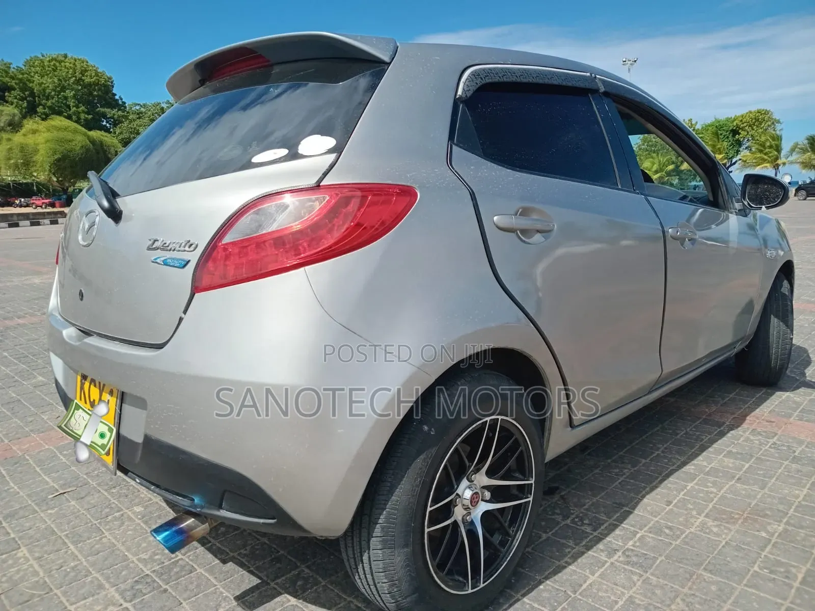 Mazda Demio 2012 Silver
