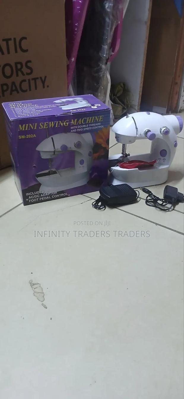 Mini Sewing Machine With Pedal - main view