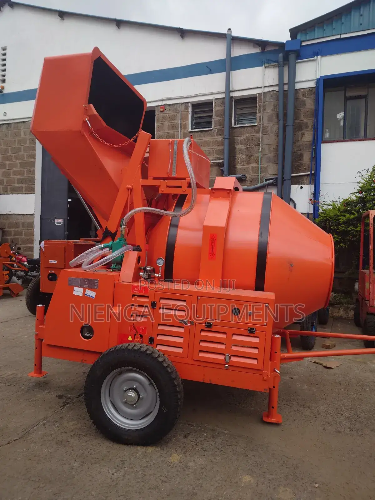 Self-Loading Concrete Mixer