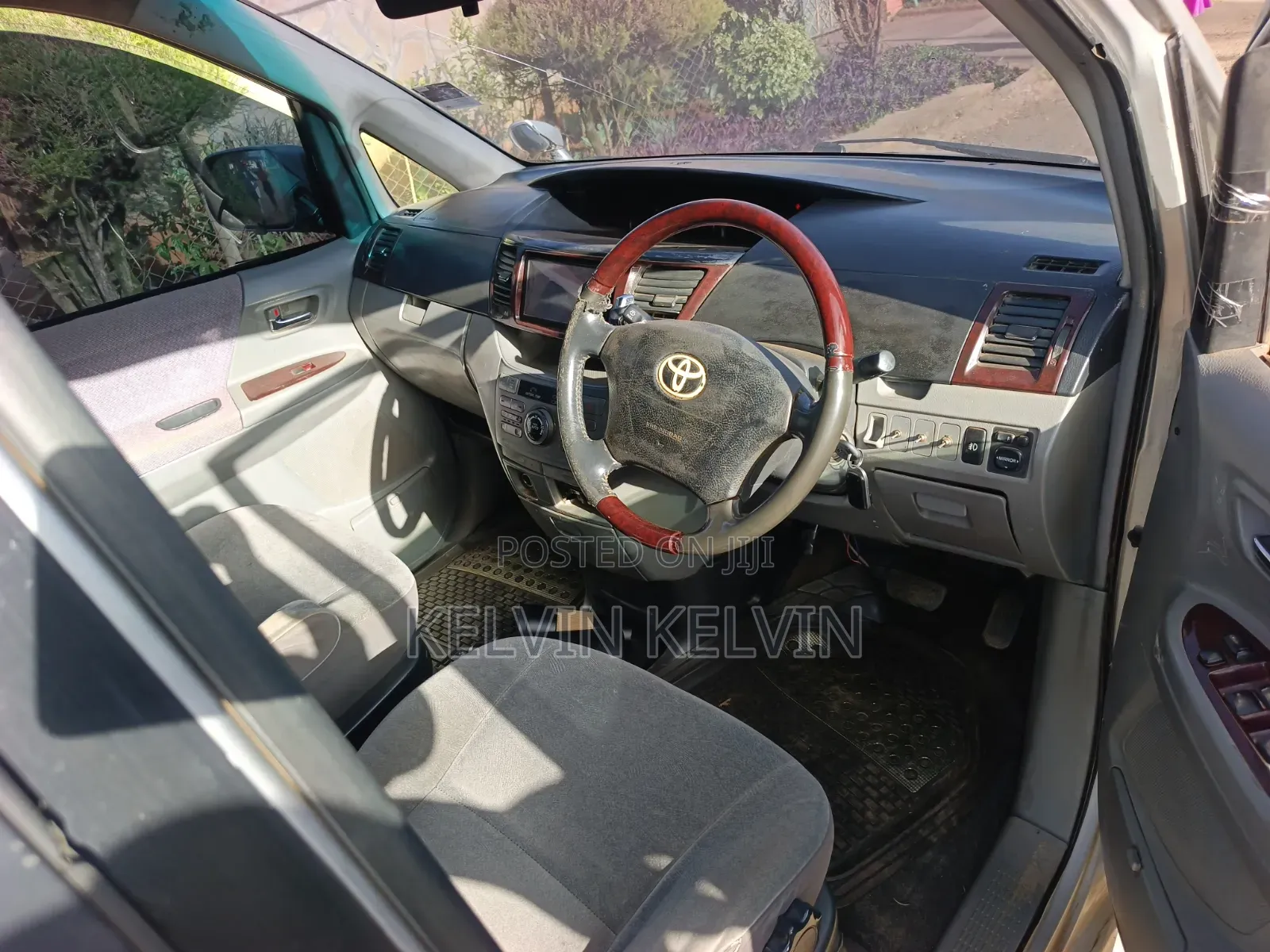 Toyota Noah 2007 Silver