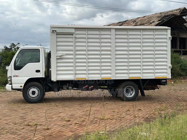 NPR Lorry Isuzu - thumbnail 6