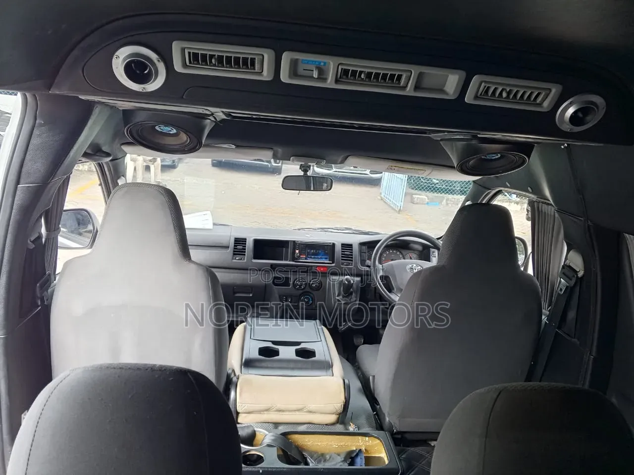 Toyota HiAce 2018 Silver