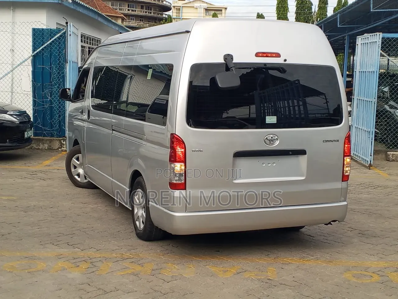 Toyota HiAce 2018 Silver