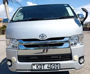 Toyota HiAce 2018 Silver