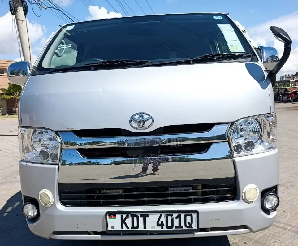Toyota HiAce 2018 Silver
