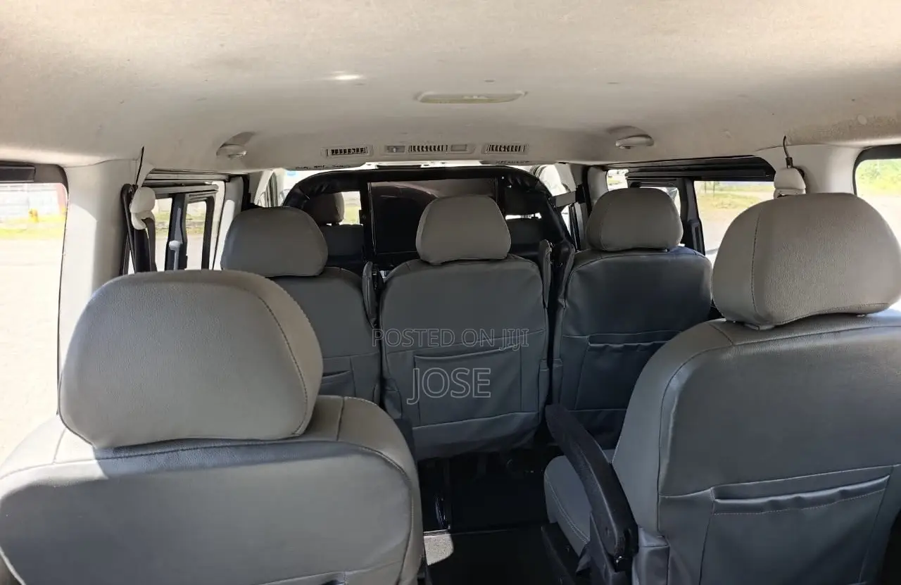Toyota HiAce 2018 Silver