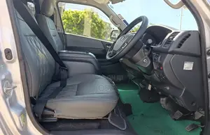 Toyota HiAce 2018 Silver