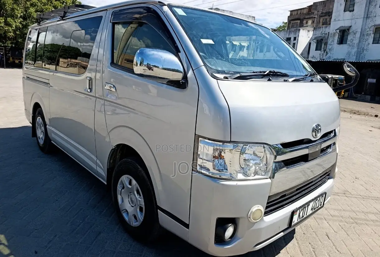 Toyota HiAce 2018 Silver