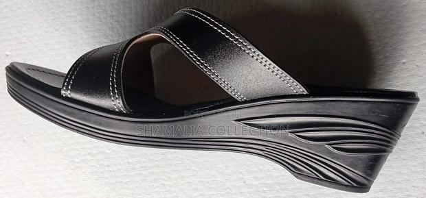 Women's Stylish Wedge Sandals – Black Straps