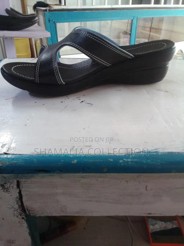 Women's Stylish Wedge Sandals – Black Straps - thumbnail 2