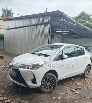 Toyota Vitz 2017 White