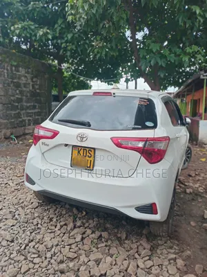 Toyota Vitz 2017 White