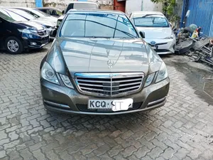 Mercedes-Benz E250 2012 Gold