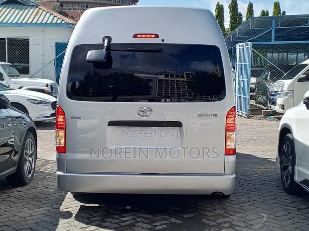 Toyota HiAce 2018 White - thumbnail 6