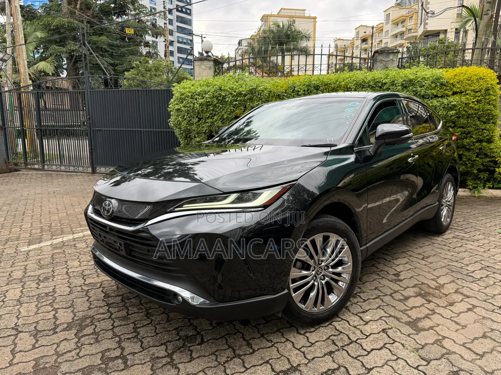 Toyota Harrier 2.0 2020 Black