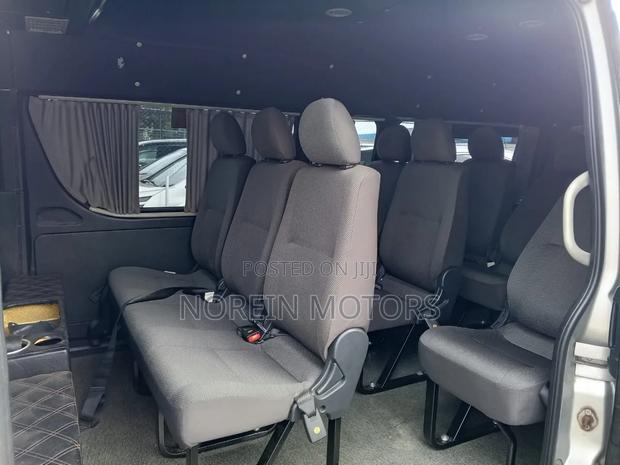 Toyota HiAce 2018 White - thumbnail 5