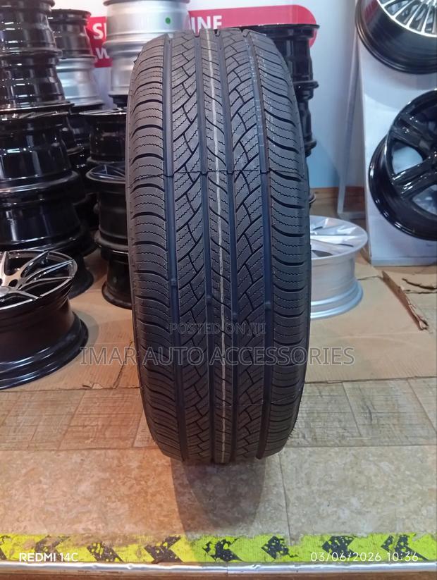 Boto 235/60r18 Crossover Tire - All-Season Touring Tread