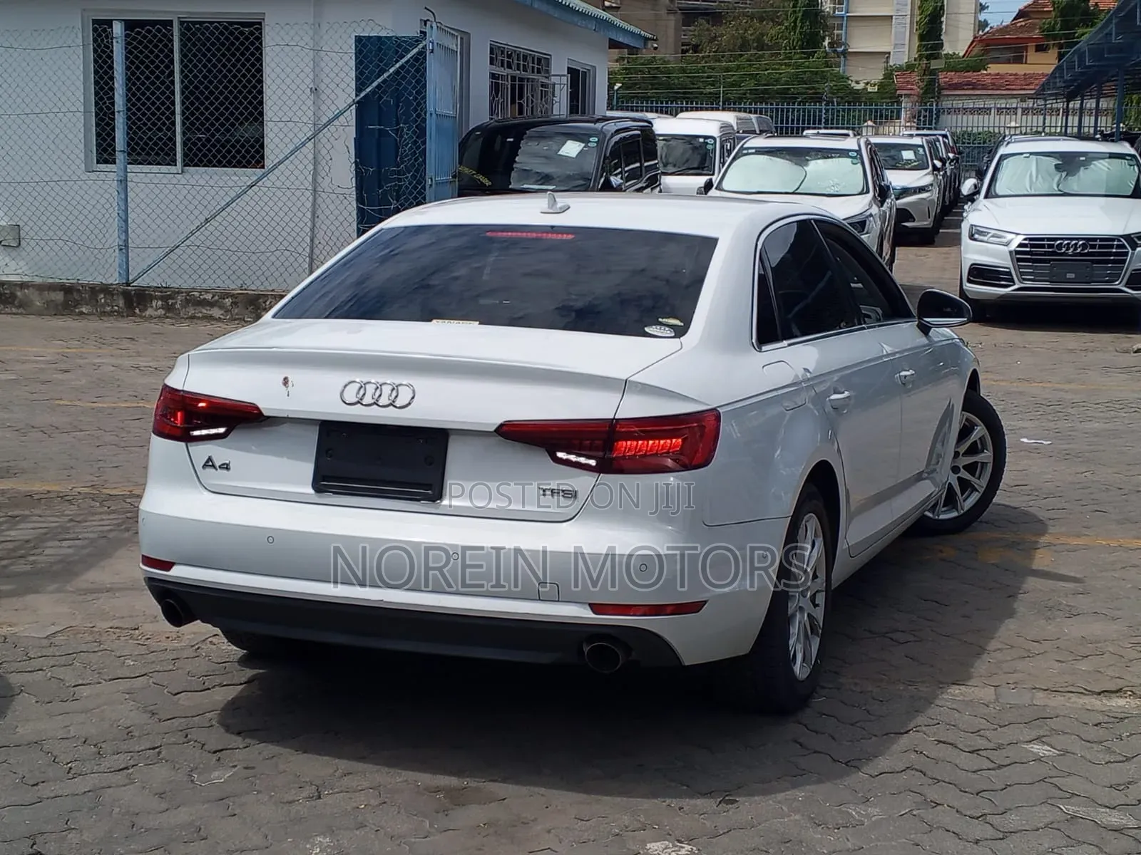 Audi A4 2.0T ultra Premium FWD 2018 White