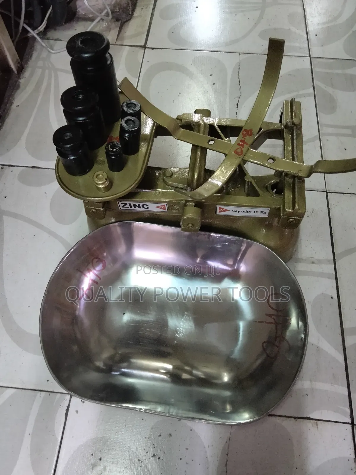 This Item Is a Zinc Manual Mechanical Weighing Scale With a 15kg
