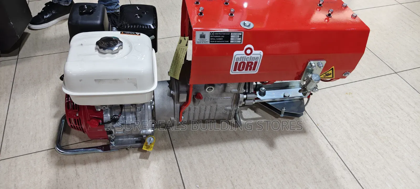 Iori Italian Concrete Hoist Machine ,1 Tonnes With Stand and 2 Buckets