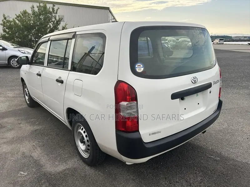 Toyota Probox 1.5 DX Comfort 2WD 2021 White