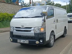 Toyota HiAce 2014 White