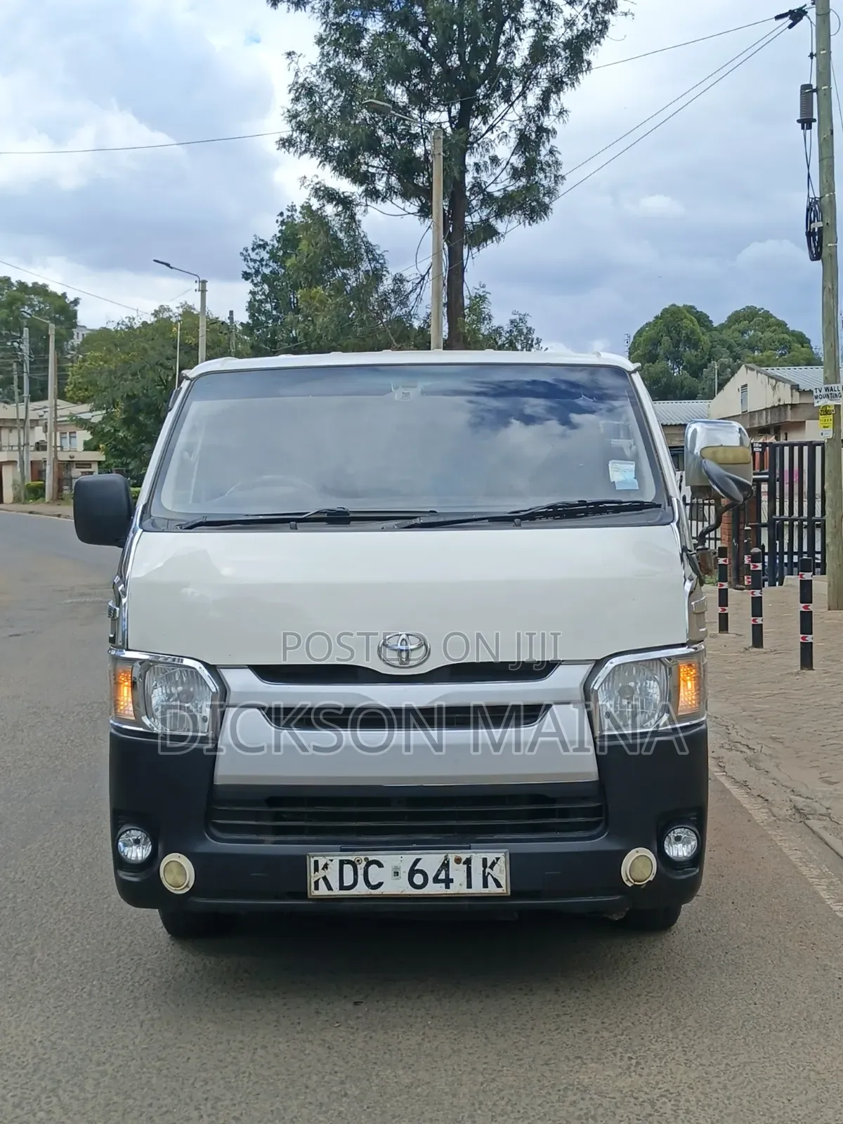Toyota HiAce 2014 White