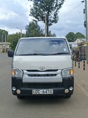 Toyota HiAce 2014 White
