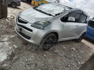 Toyota Ractis 2008 Silver