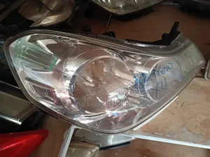 Nissan Wingroad Y12 Headlights