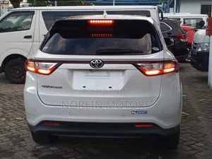Toyota Harrier 2.0 4WD 2019 Off white