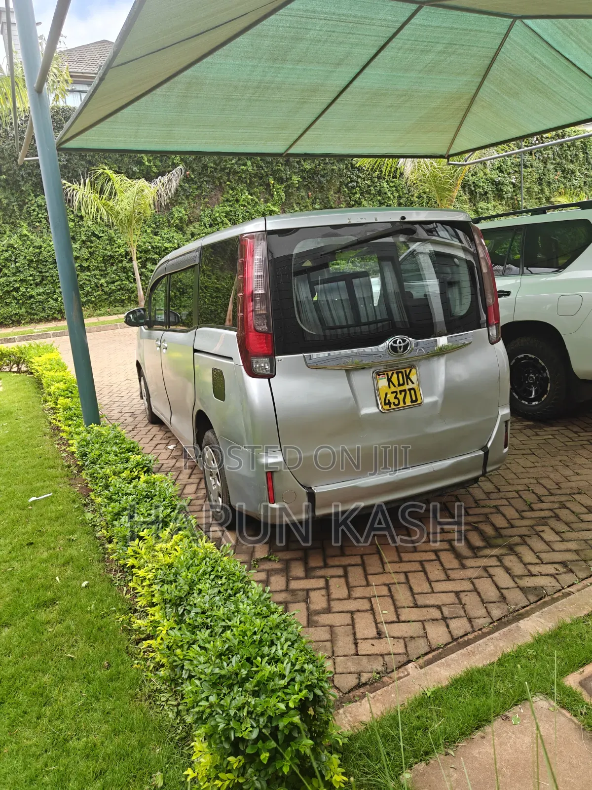 Toyota Noah Hire