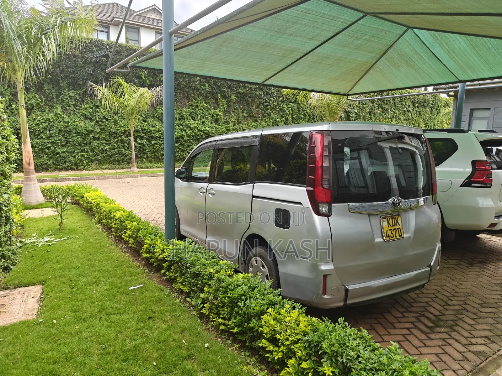 Toyota Noah Hire