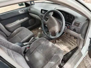 Toyota Corolla 1998 White