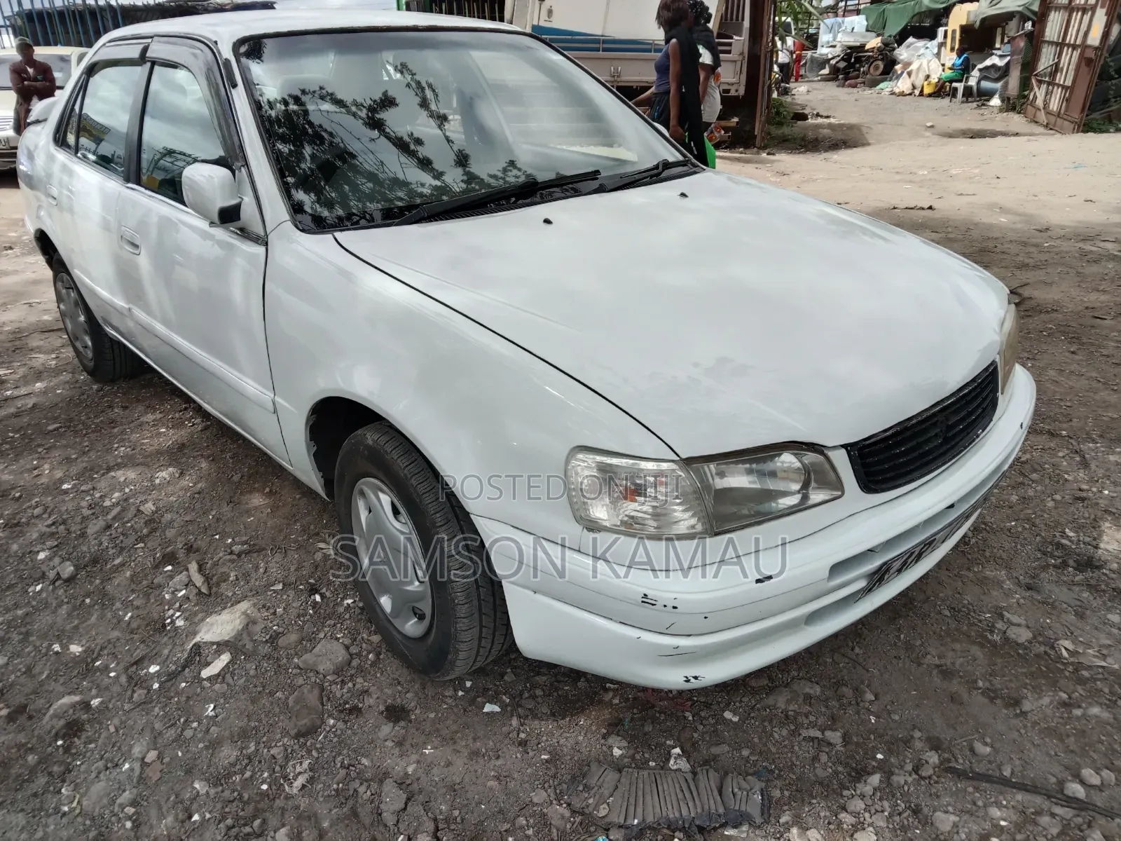 Toyota Corolla 1998 White