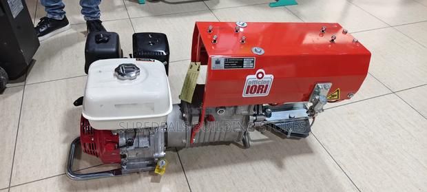 Concrete Hoist Machine Powered by a Honda Gx270 Petrol Engine. - thumbnail 3