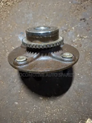 Rear Hub Nissan Sunny B15