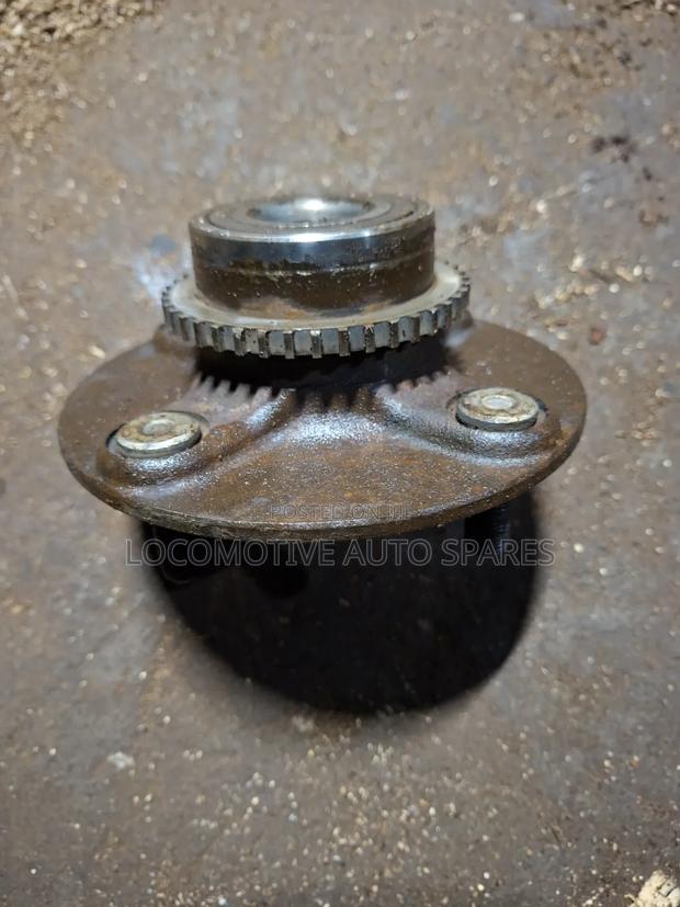 Rear Hub Nissan Sunny B15