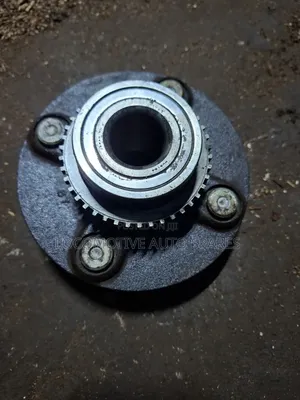 Rear Hub Nissan Sunny B15