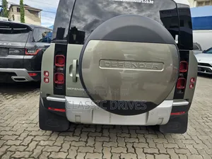 Land Rover Defender 2022 Green