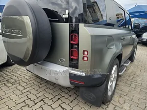 Land Rover Defender 2022 Green