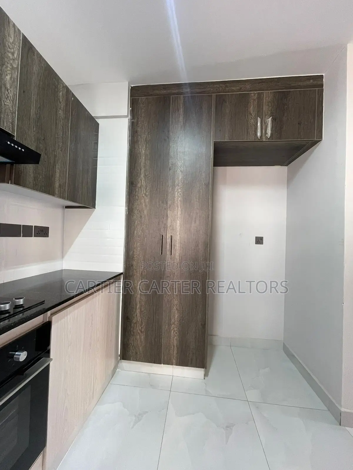 2bdrm Apartment in Gateway Mall Area for sale