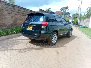 Toyota Vanguard 2010 Green
