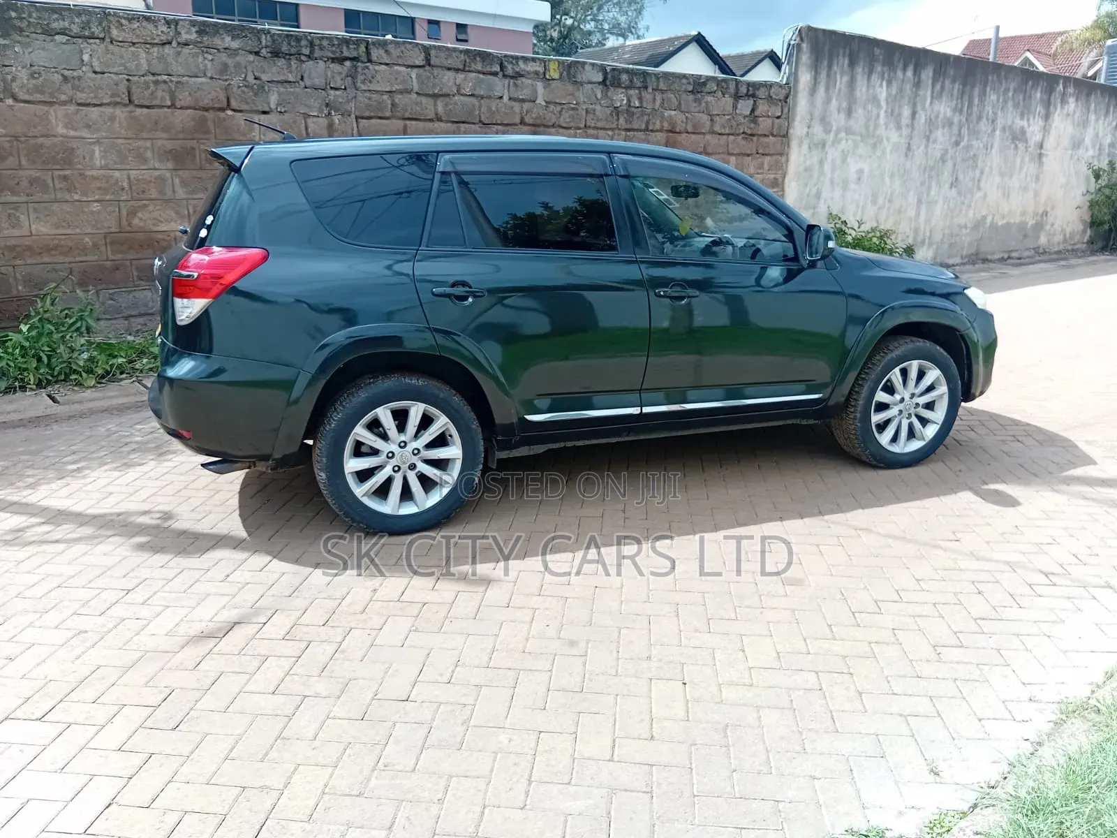Toyota Vanguard 2010 Green