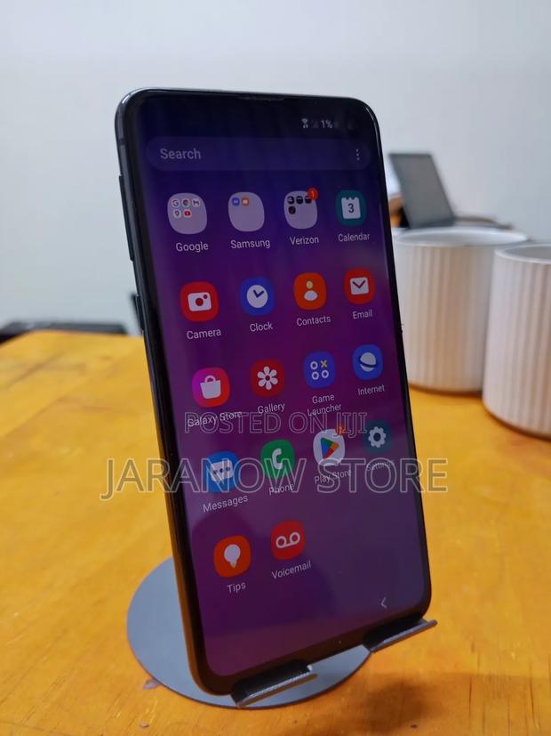 Samsung Galaxy S10e 128 GB Black - thumbnail 2