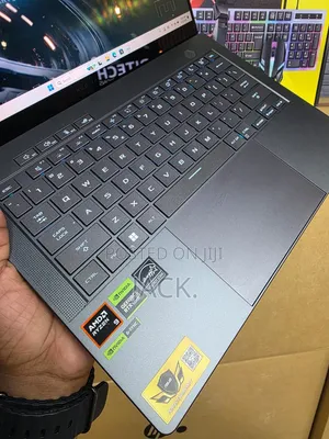 Laptop Asus ROG Zephyrus G14 32GB AMD Ryzen 9 SSD 1T