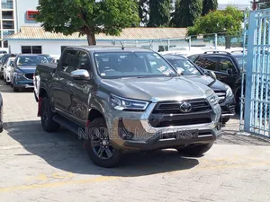 Toyota Hilux Revo Double Cab Deisel 2.8 AWD 2019 Gray